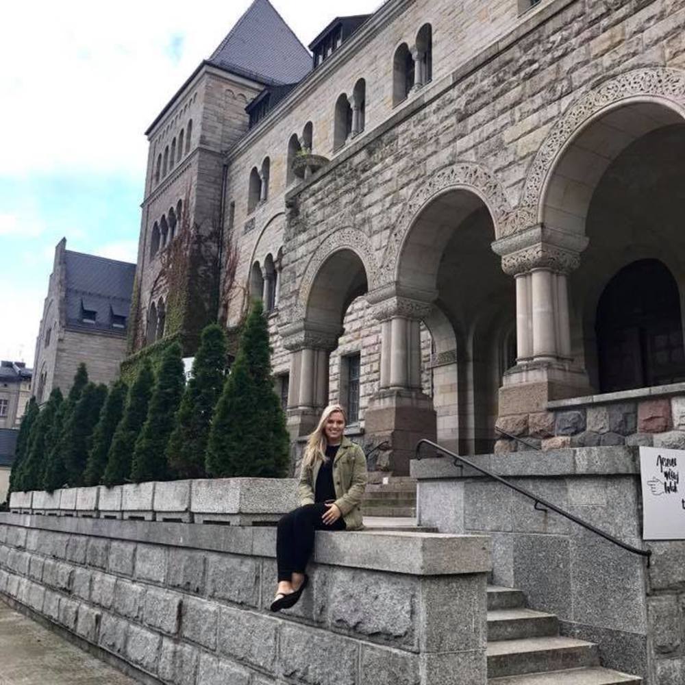 Meet your Posher, Jacqueline